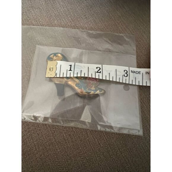 Fashionista Fashion Shoe Brooch Pin - Picture 7 of 9